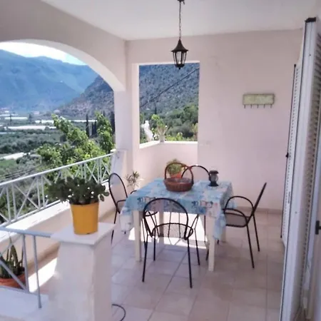 West Red Rock And View Maisonette 아파트 *