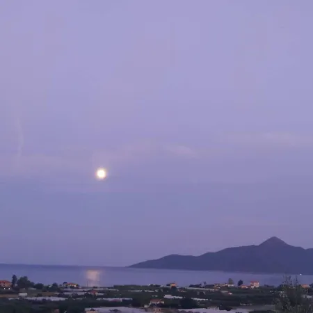 West Red Rock And View Maisonette 아파트