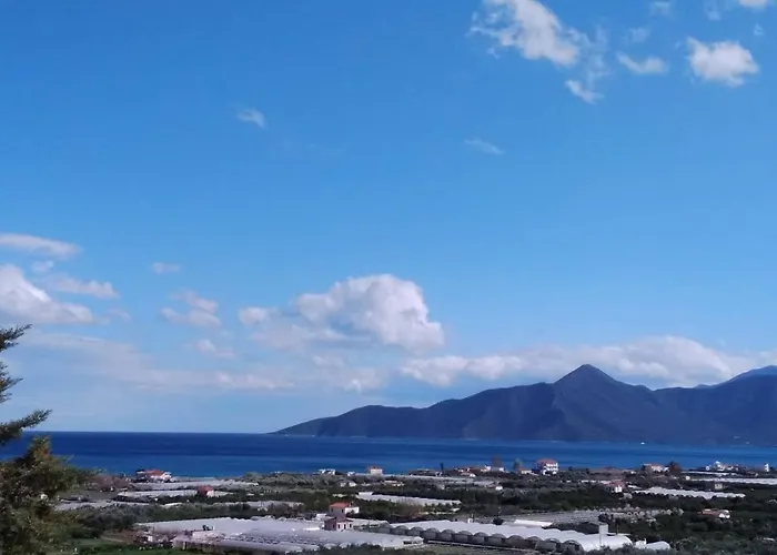 West Red Rock And View Maisonette Апартаменты *