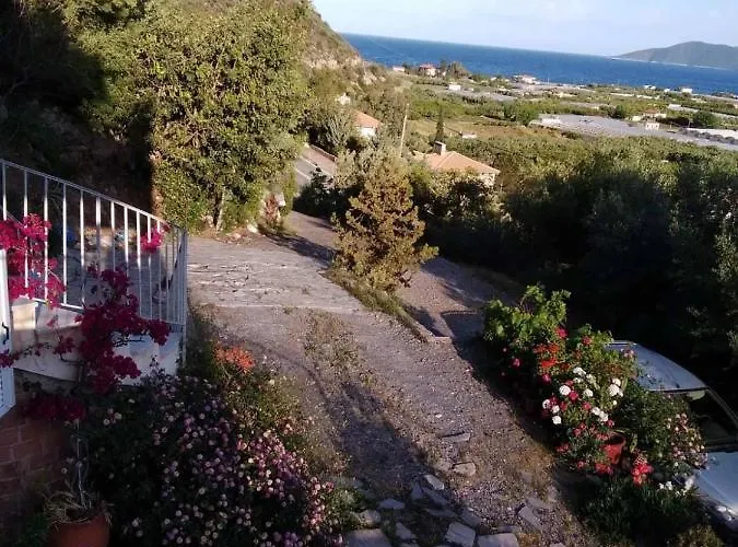 West Red Rock And View Maisonette
