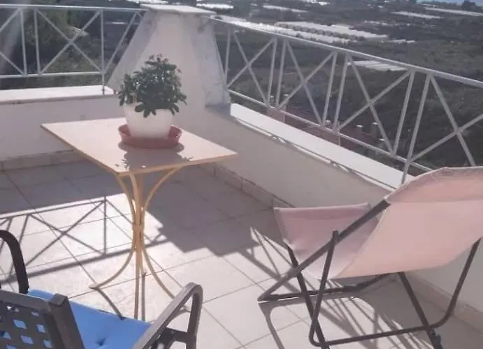 West Red Rock And View Maisonette Леонидион